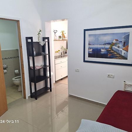 הבית הירוק Hotel Karmiel Exterior photo